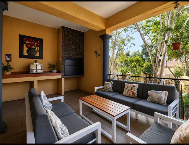 5 BEDROOM GOLF ESTATE FOR SALE IN BLUE VALLEY GOLF ESTATE